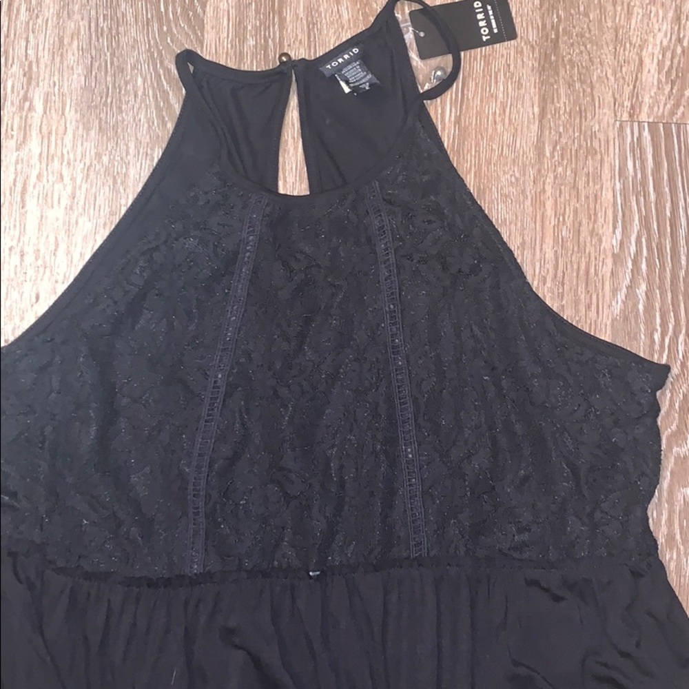 New size 3 Torrid black lace top w/keyhole back